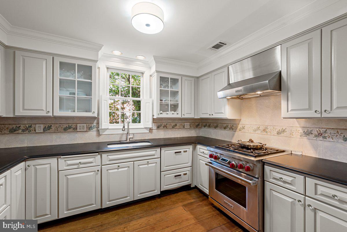 OLD TOWN ALEXANDRIA - Residential