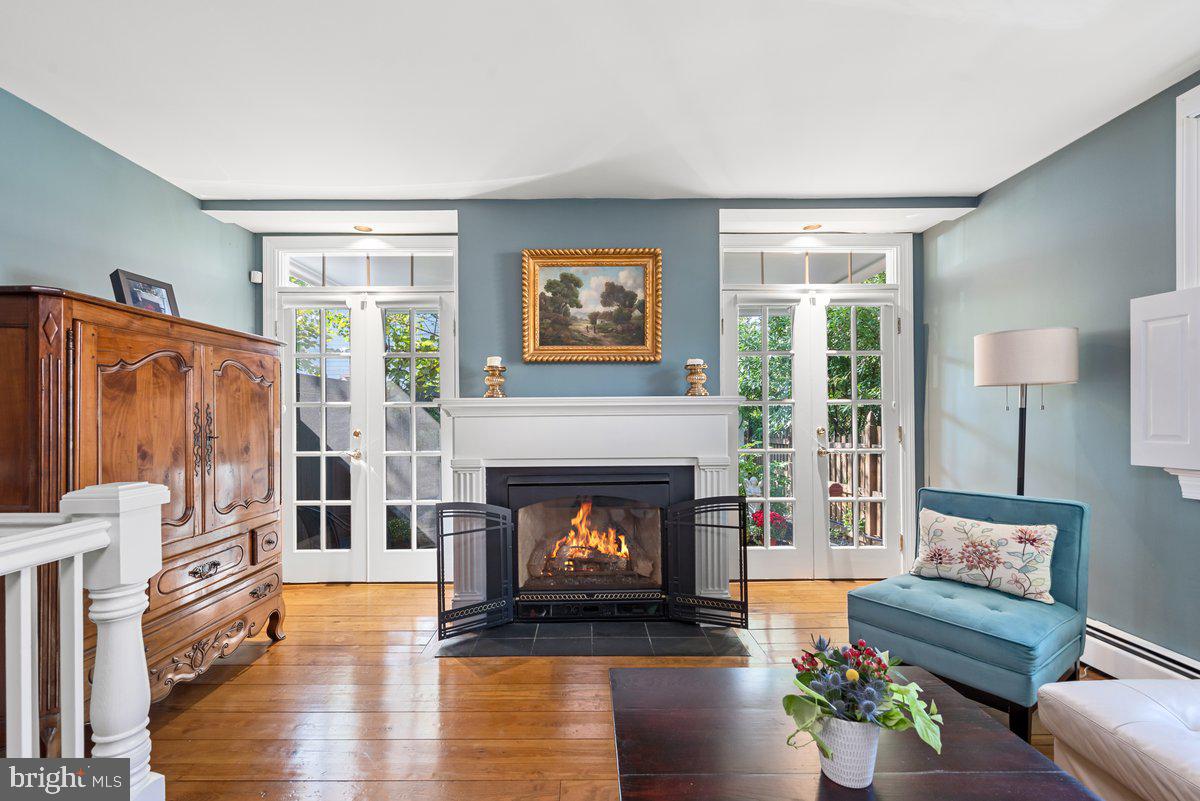 OLD TOWN ALEXANDRIA - Residential