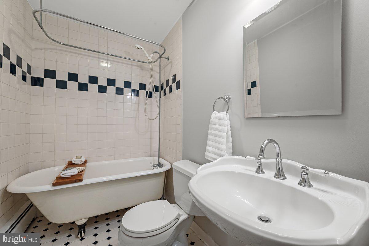 OLD TOWN ALEXANDRIA - Residential