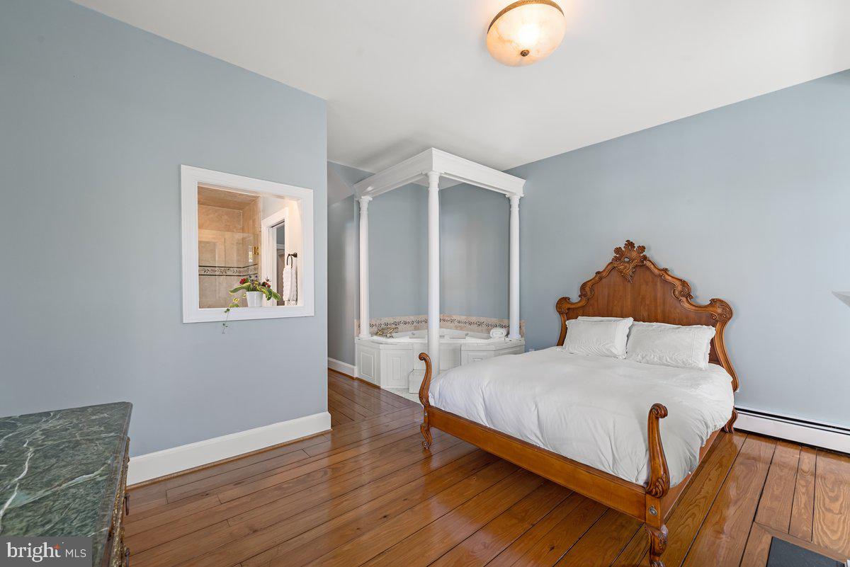 OLD TOWN ALEXANDRIA - Residential