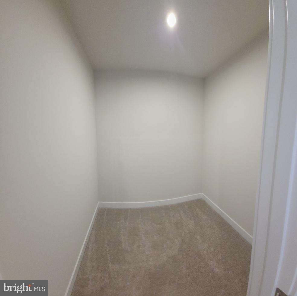 ALEXANDER'S CROSSING - Residential Lease