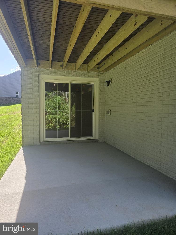 ALEXANDER'S CROSSING - Residential Lease