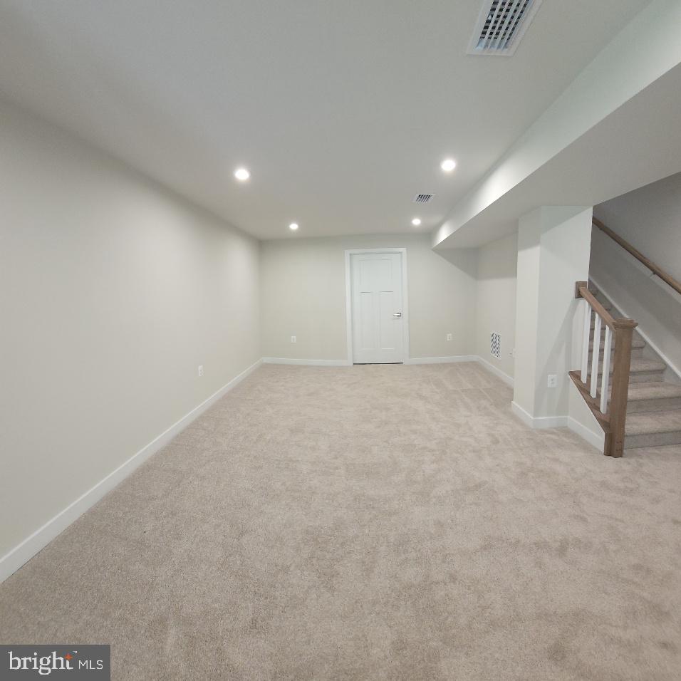 ALEXANDER'S CROSSING - Residential Lease