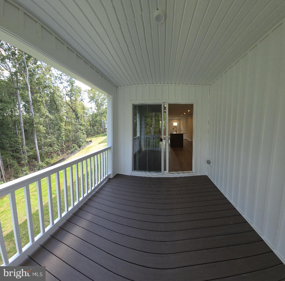 ALEXANDER'S CROSSING - Residential Lease