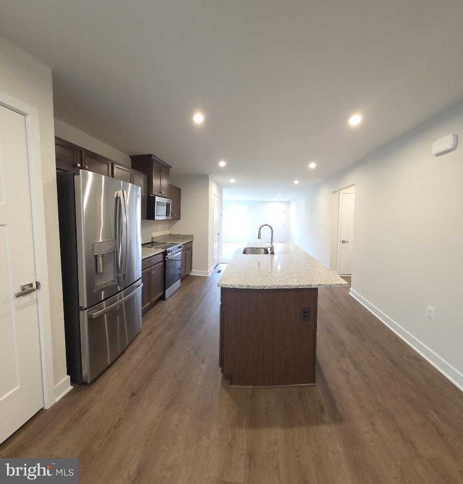 ALEXANDER'S CROSSING - Residential Lease