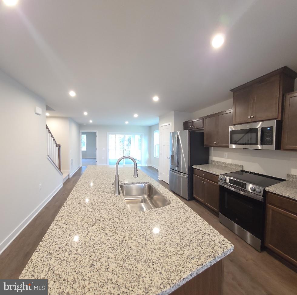 ALEXANDER'S CROSSING - Residential Lease