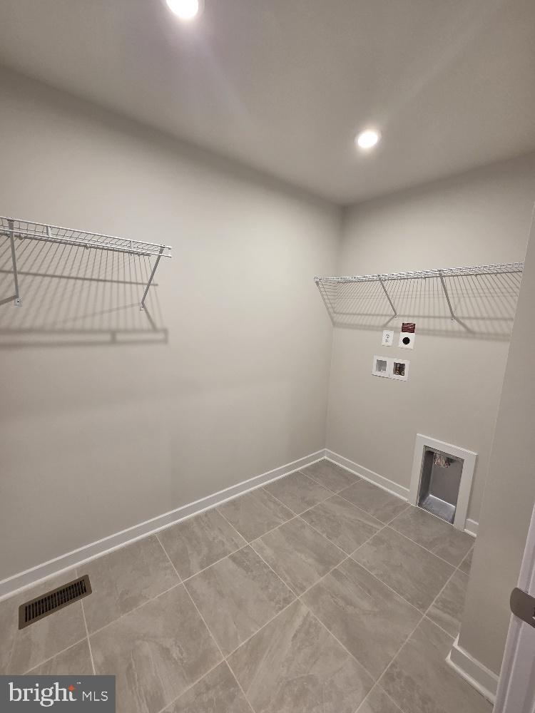 ALEXANDER'S CROSSING - Residential Lease