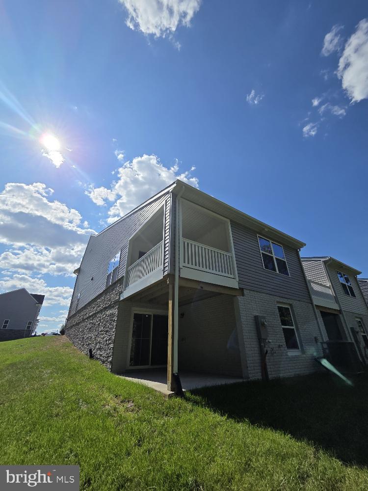 ALEXANDER'S CROSSING - Residential Lease