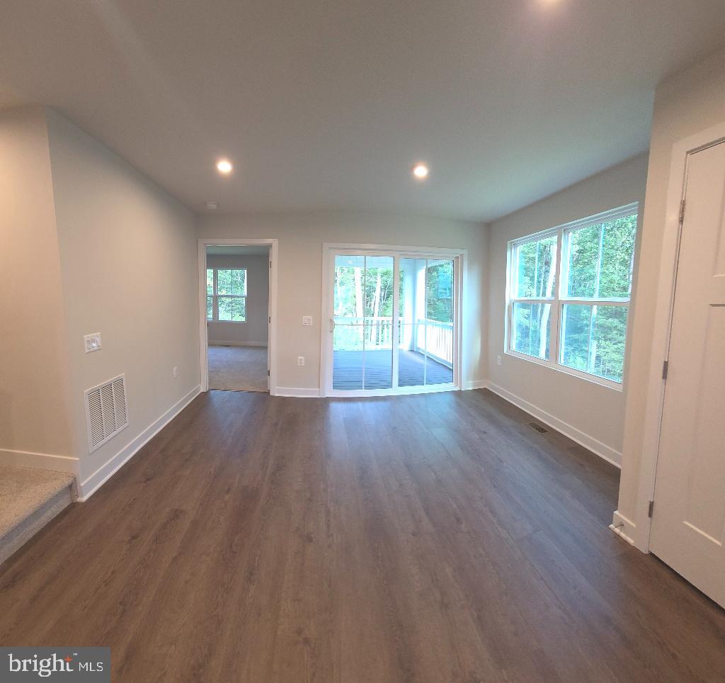 ALEXANDER'S CROSSING - Residential Lease