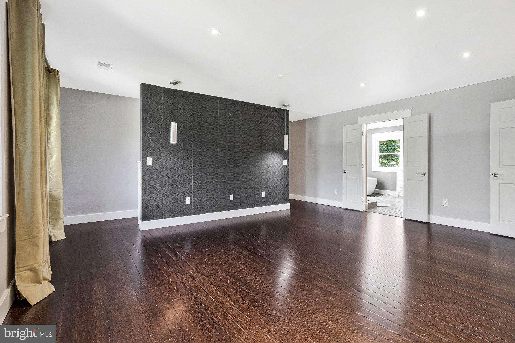 HIGHLAND LAKE - Residential
