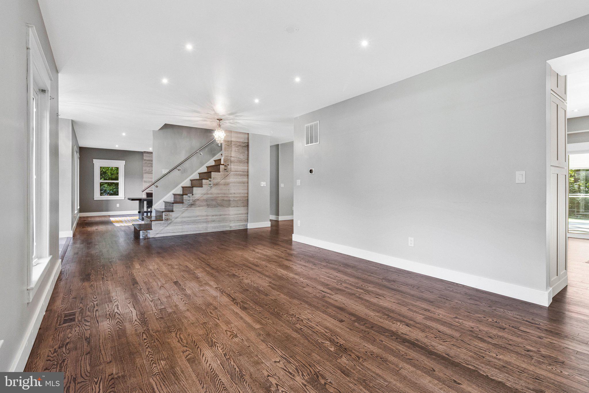 HIGHLAND LAKE - Residential