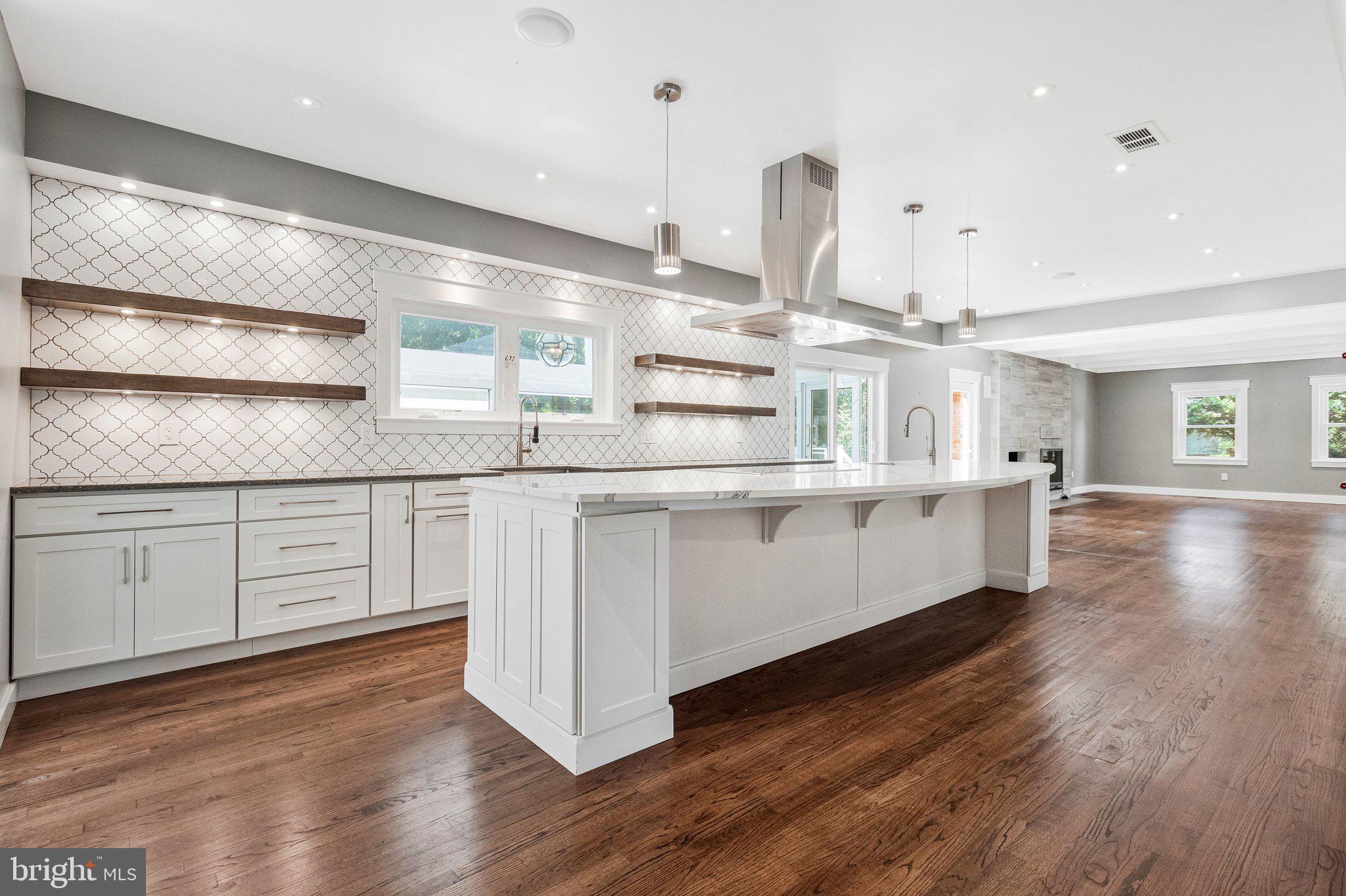 HIGHLAND LAKE - Residential