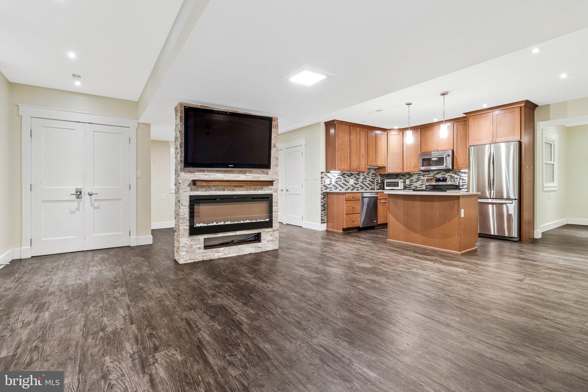 HIGHLAND LAKE - Residential
