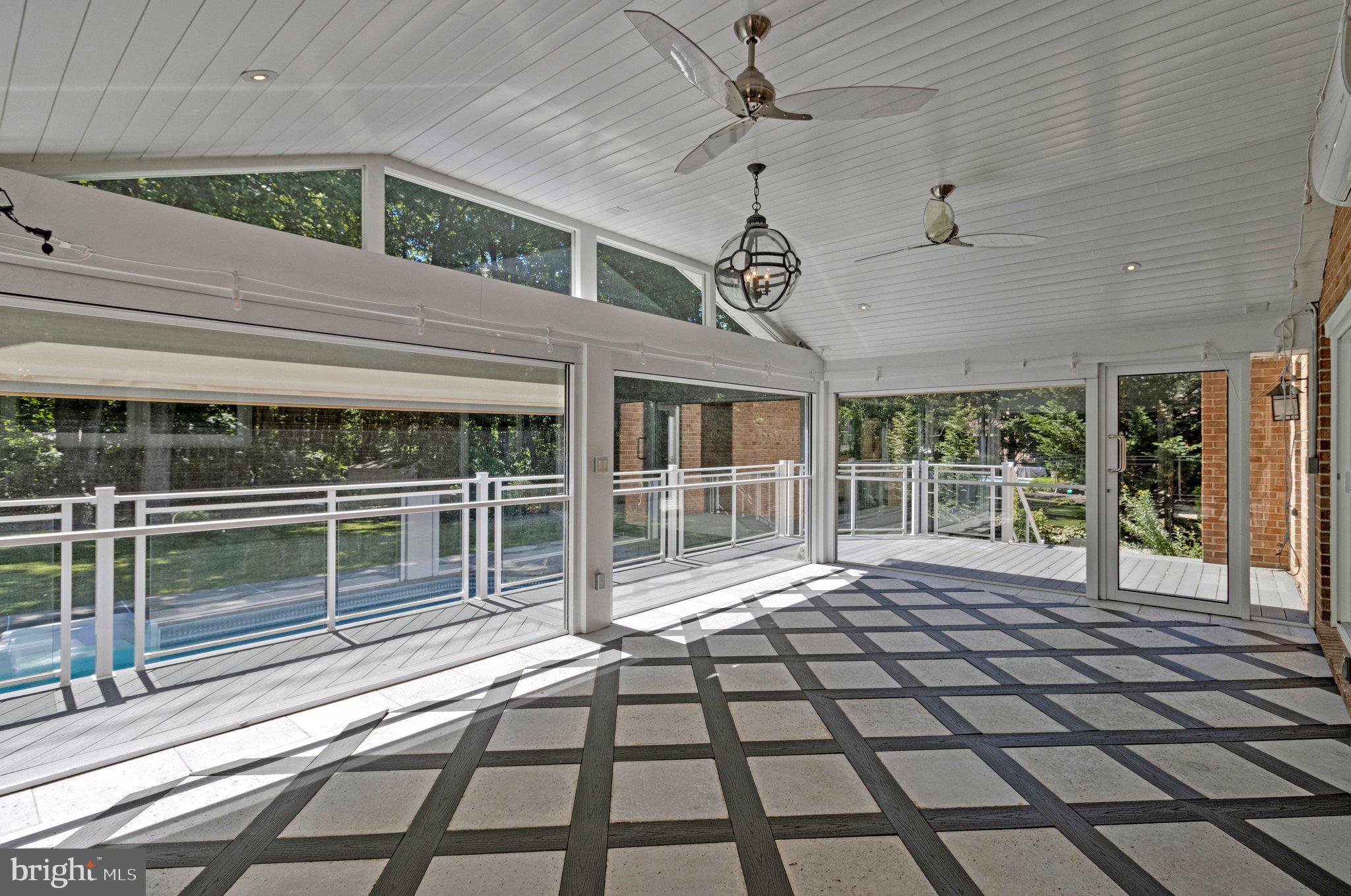 HIGHLAND LAKE - Residential
