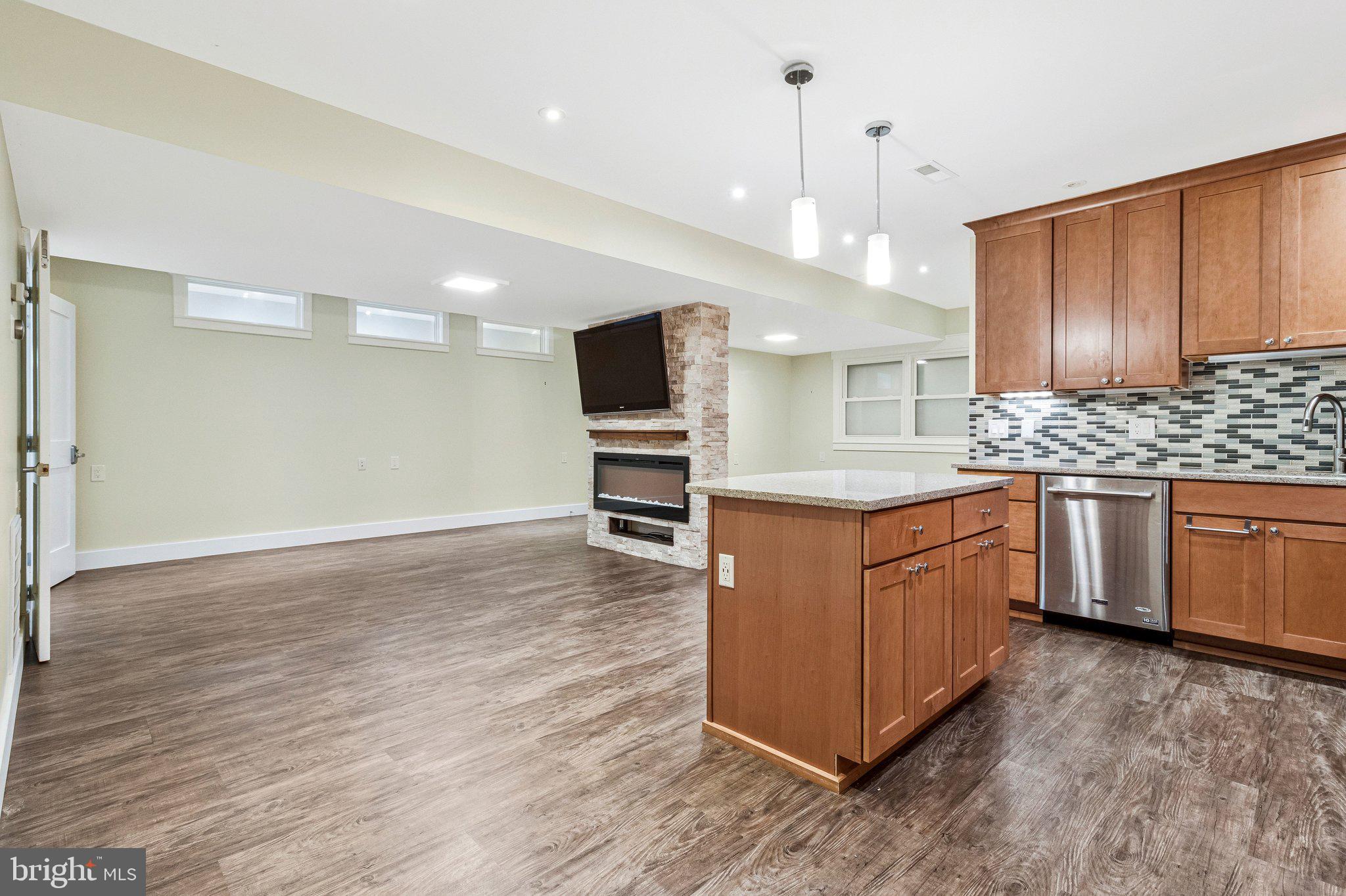 HIGHLAND LAKE - Residential