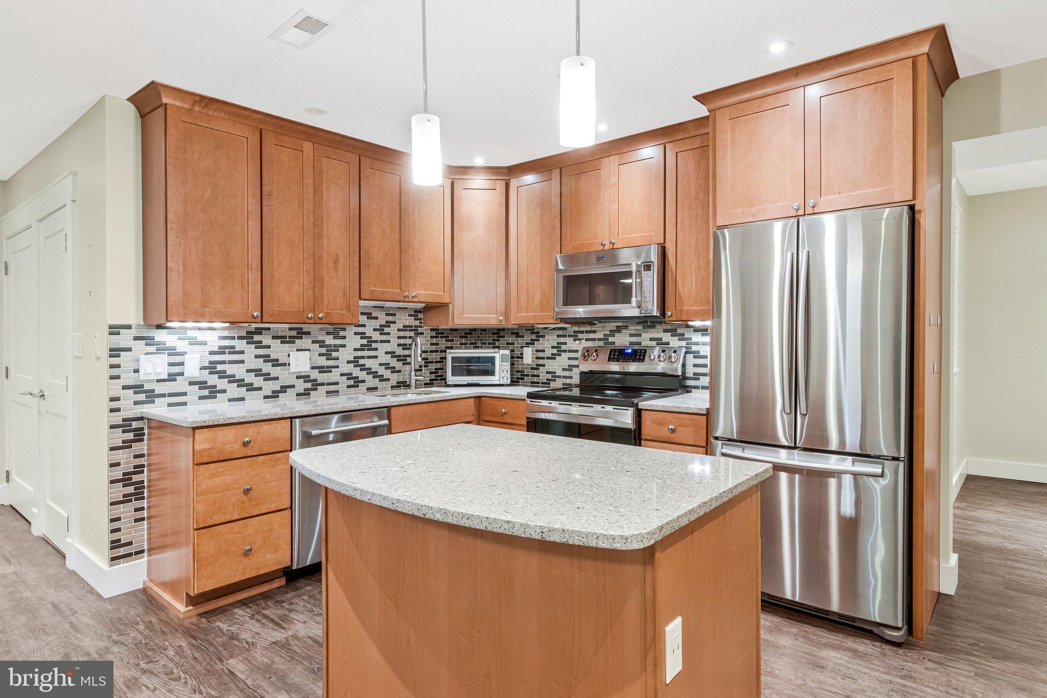 HIGHLAND LAKE - Residential