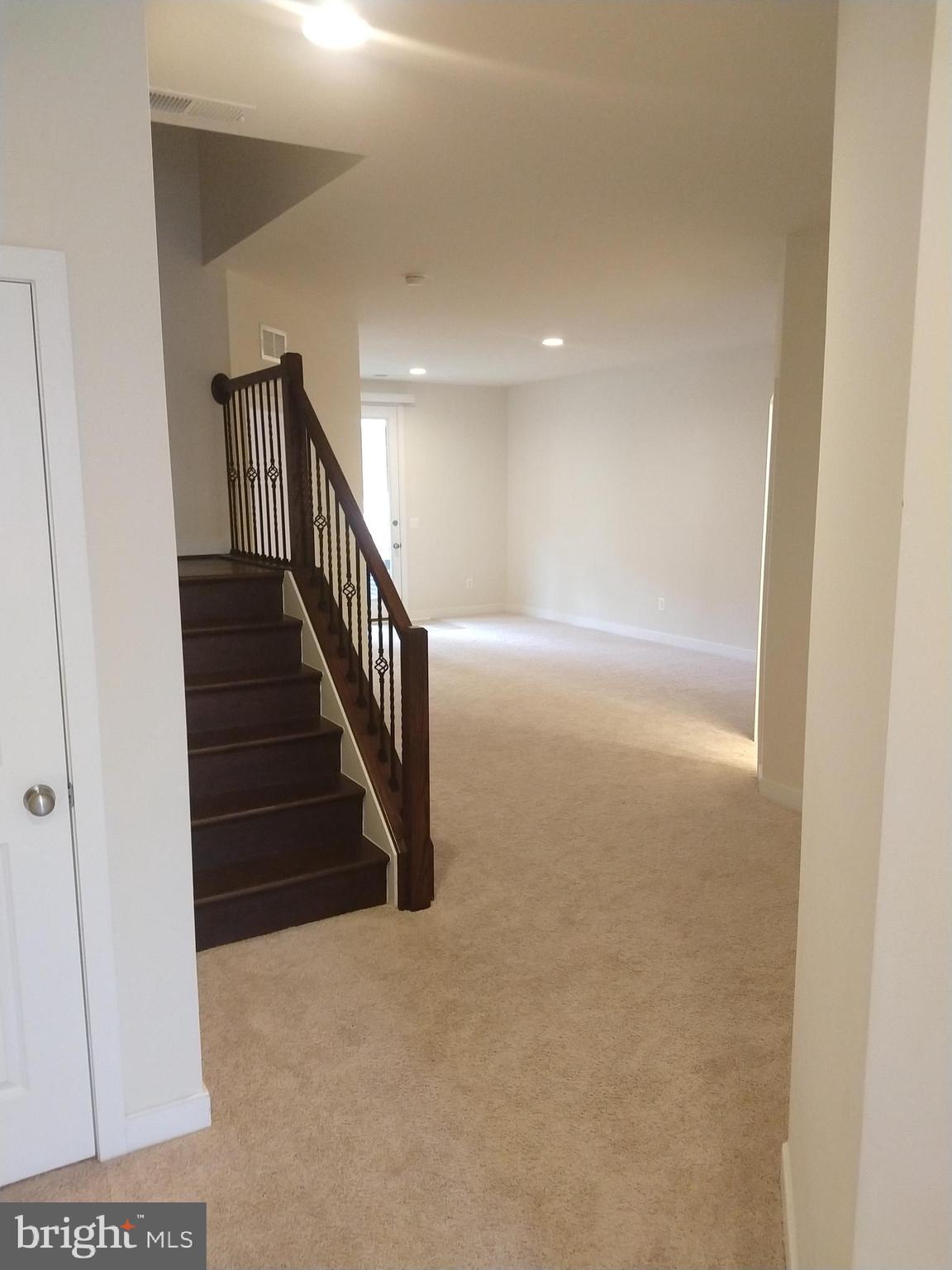 BRAMBLETON TOWN CENTER - Residential Lease