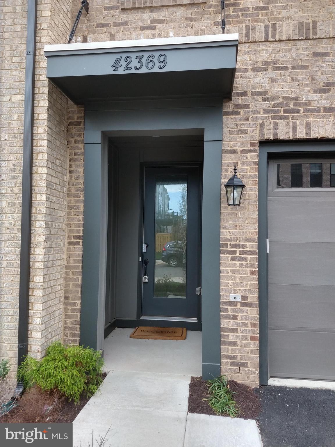 BRAMBLETON TOWN CENTER - Residential Lease