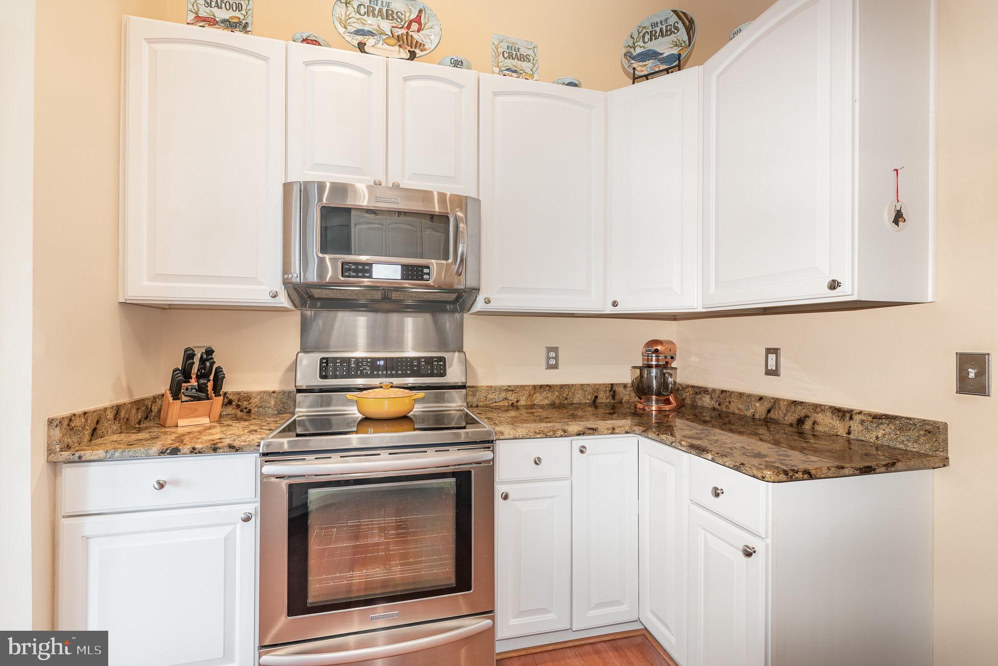 WINDSOR AT PERRY HALL FARMS - Residential