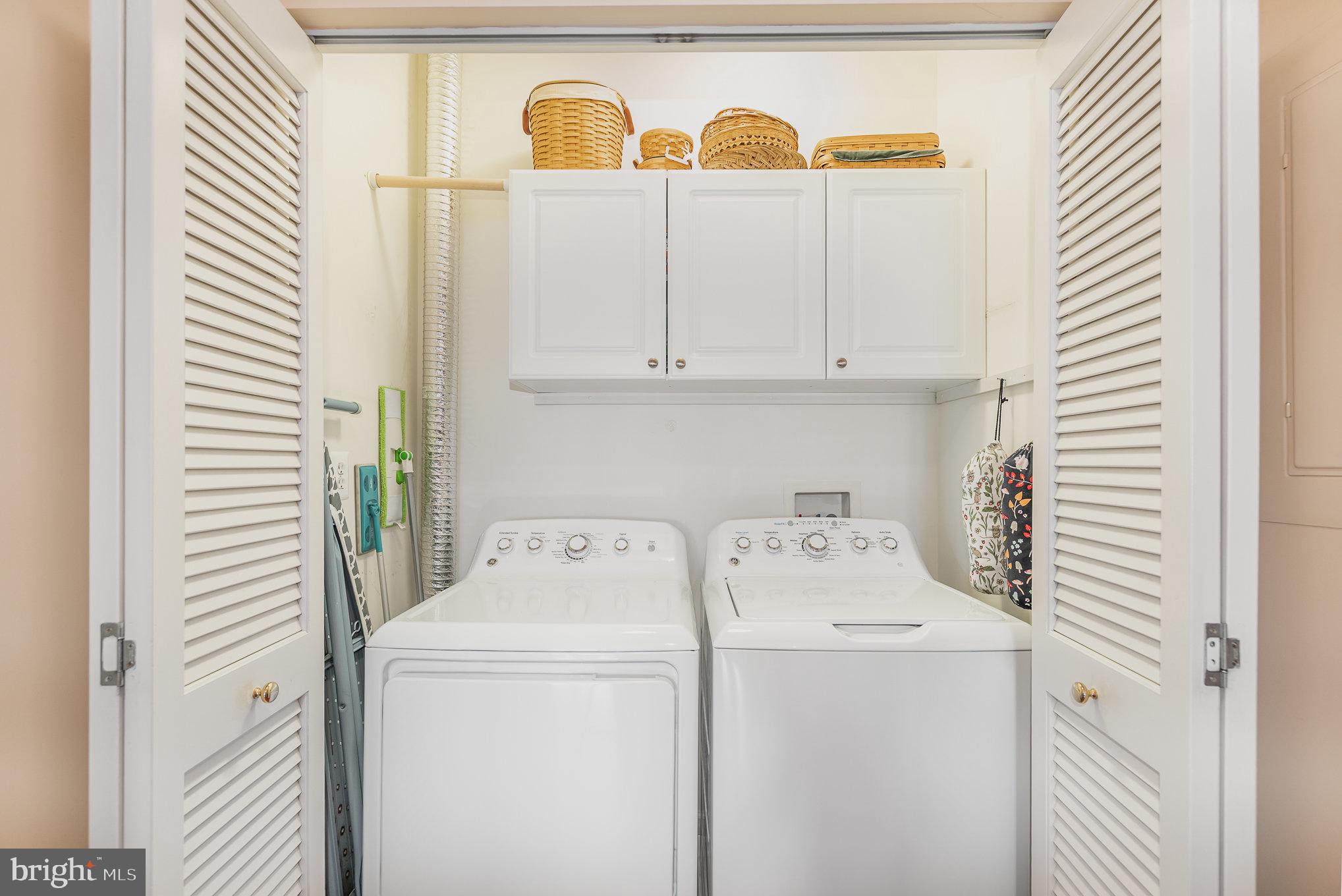 WINDSOR AT PERRY HALL FARMS - Residential