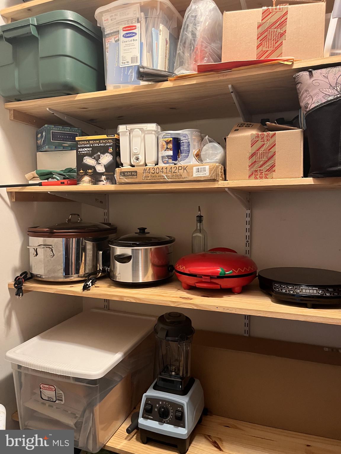 WINDSOR AT PERRY HALL FARMS - Residential