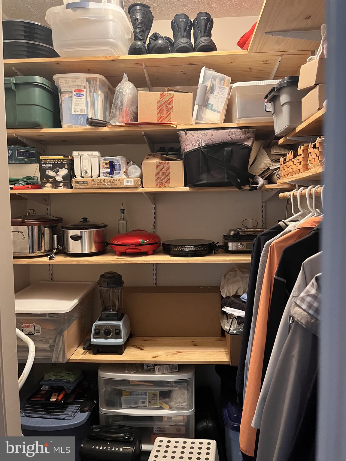 WINDSOR AT PERRY HALL FARMS - Residential