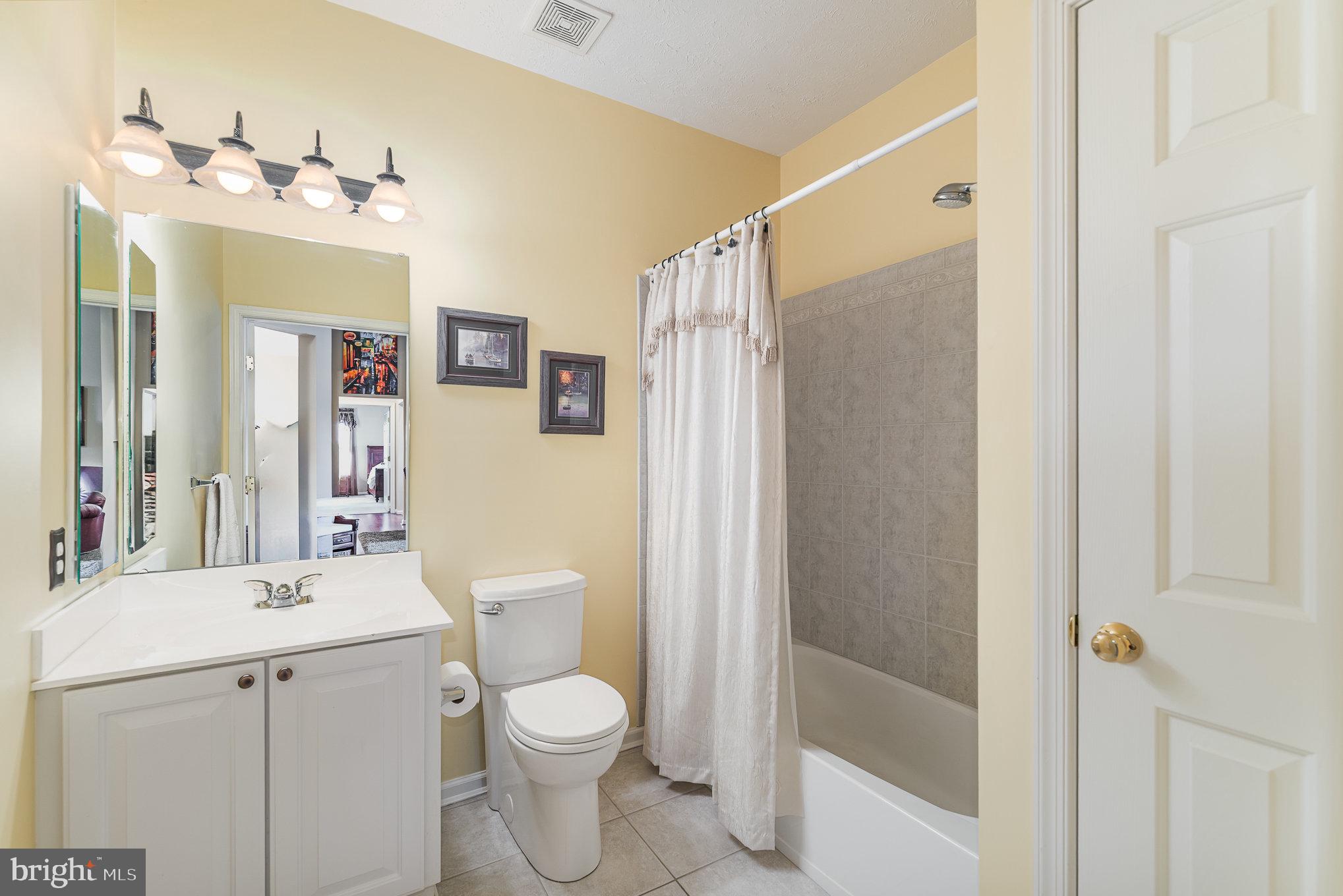 WINDSOR AT PERRY HALL FARMS - Residential