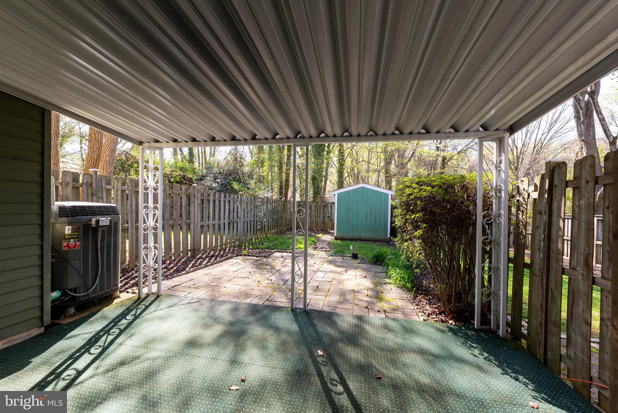 WHISPERING WOODS - Residential