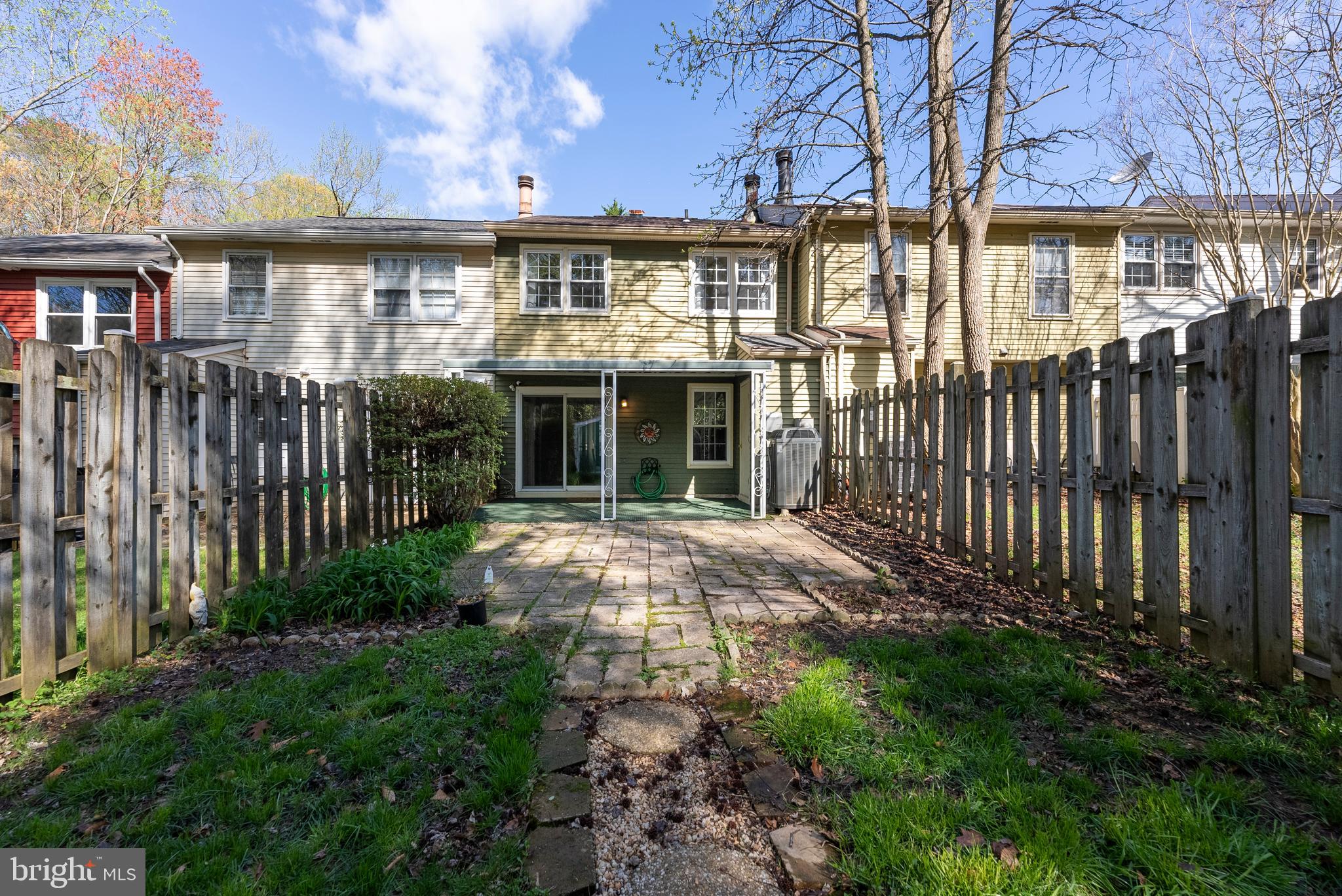 WHISPERING WOODS - Residential