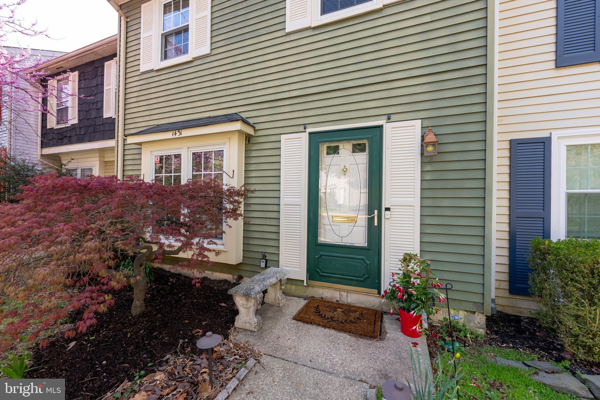 WHISPERING WOODS - Residential