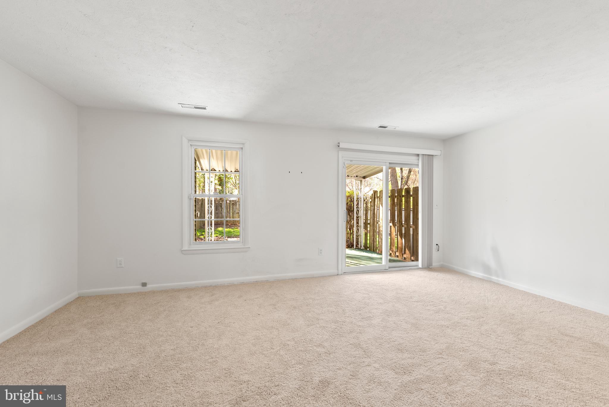 WHISPERING WOODS - Residential