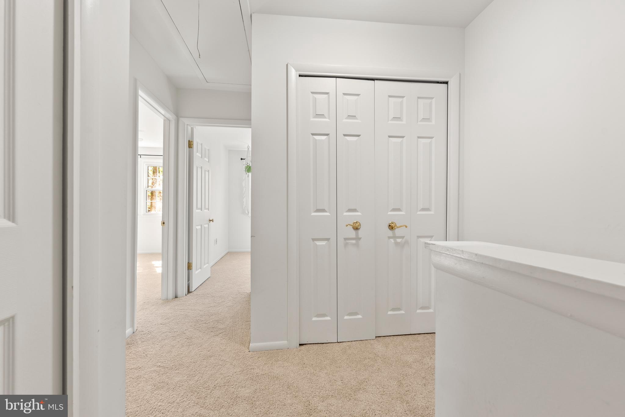 WHISPERING WOODS - Residential