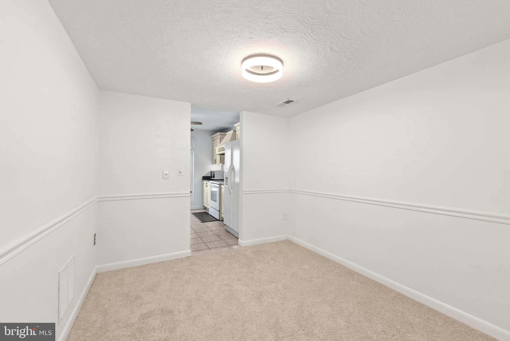 WHISPERING WOODS - Residential