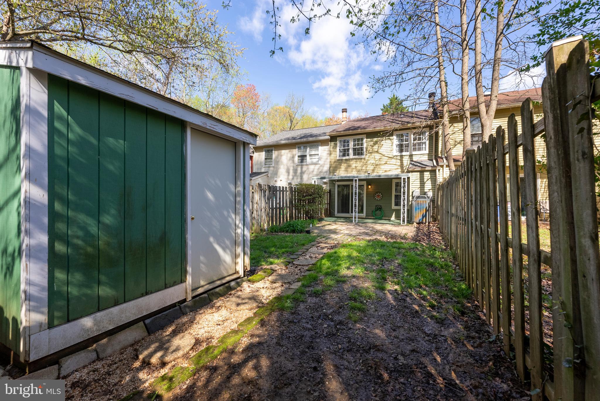 WHISPERING WOODS - Residential