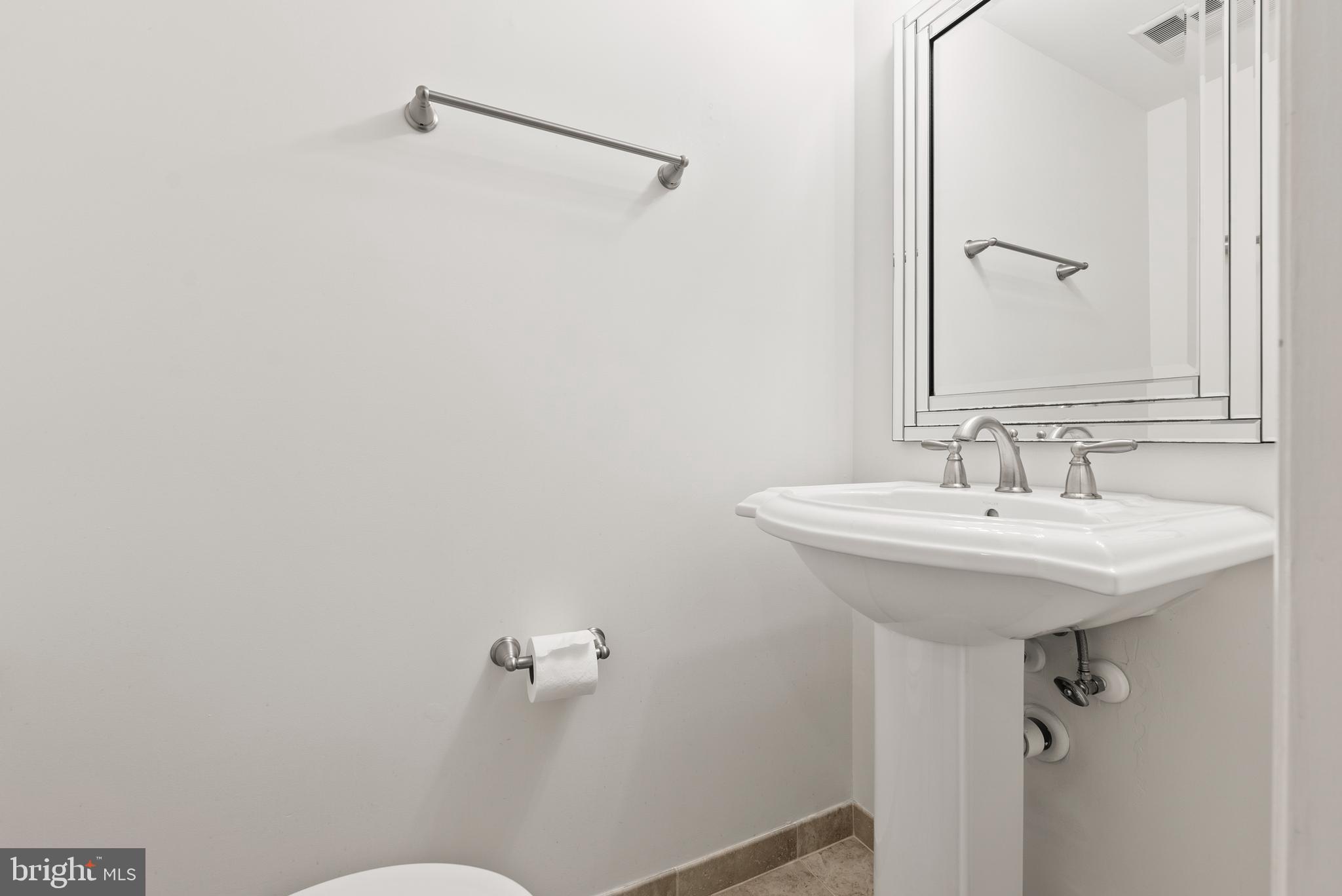 WHISPERING WOODS - Residential