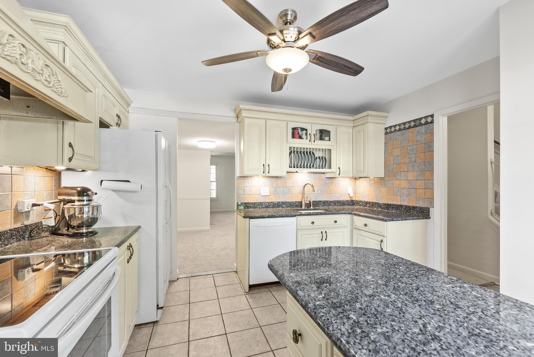 WHISPERING WOODS - Residential