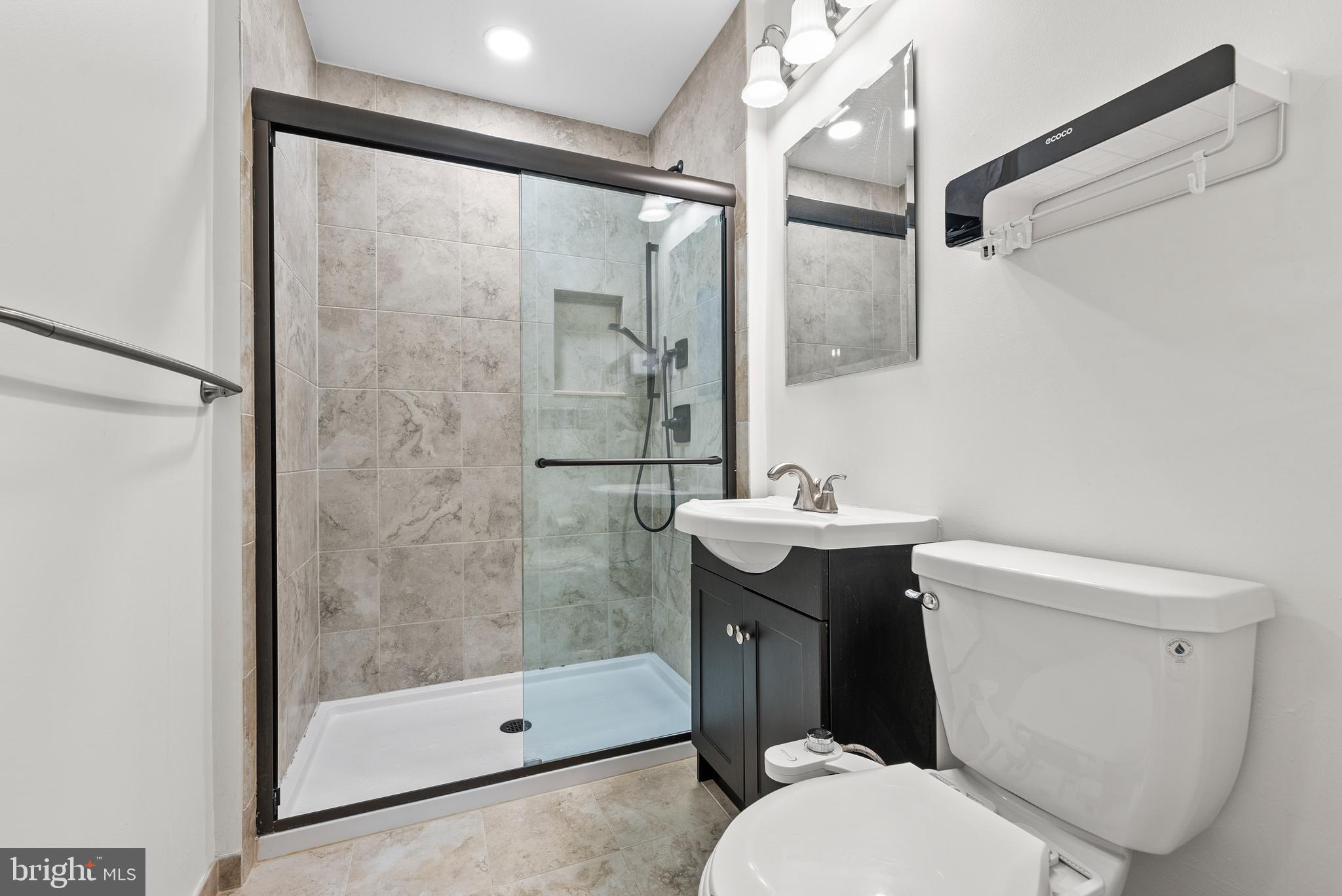 WHISPERING WOODS - Residential