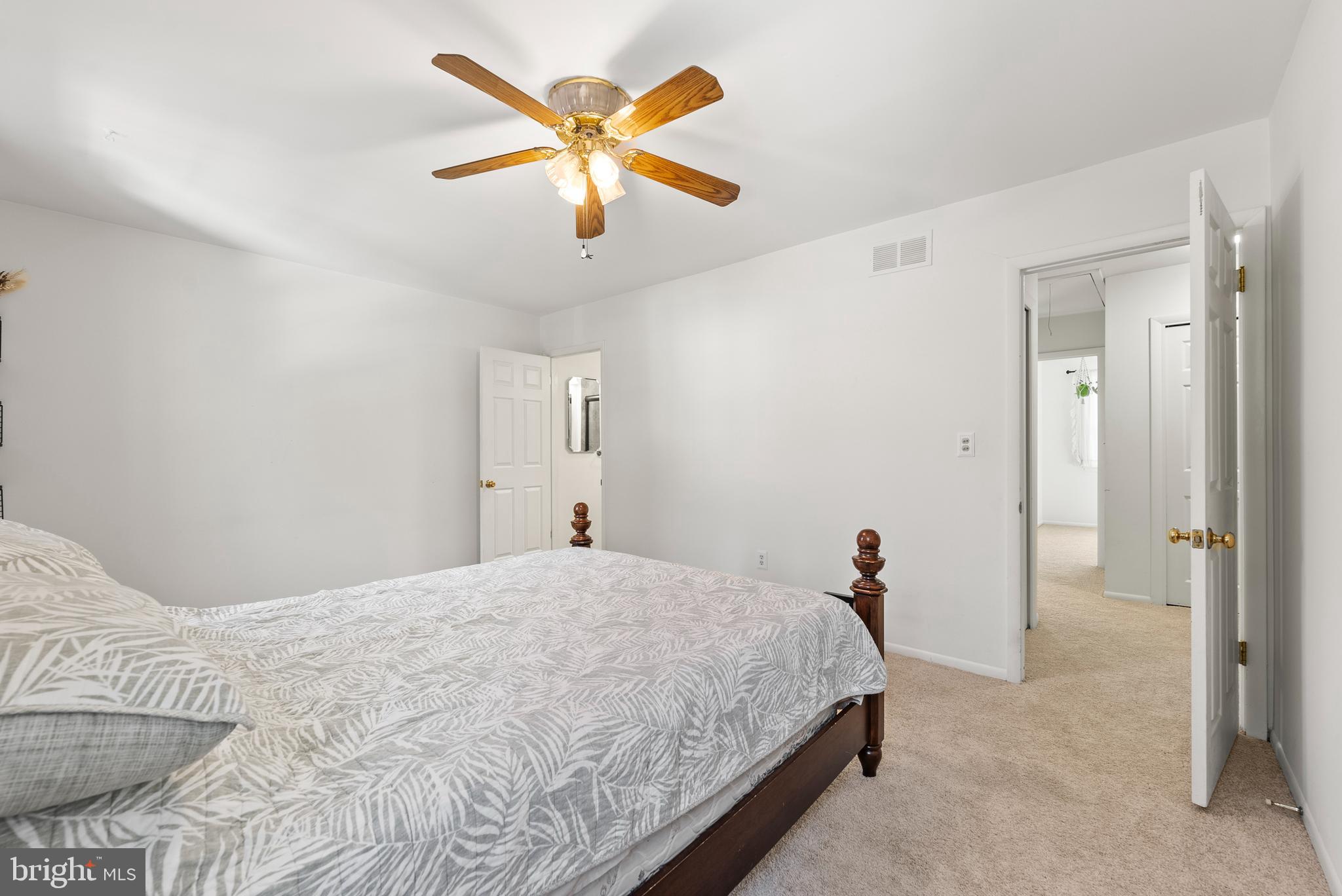 WHISPERING WOODS - Residential