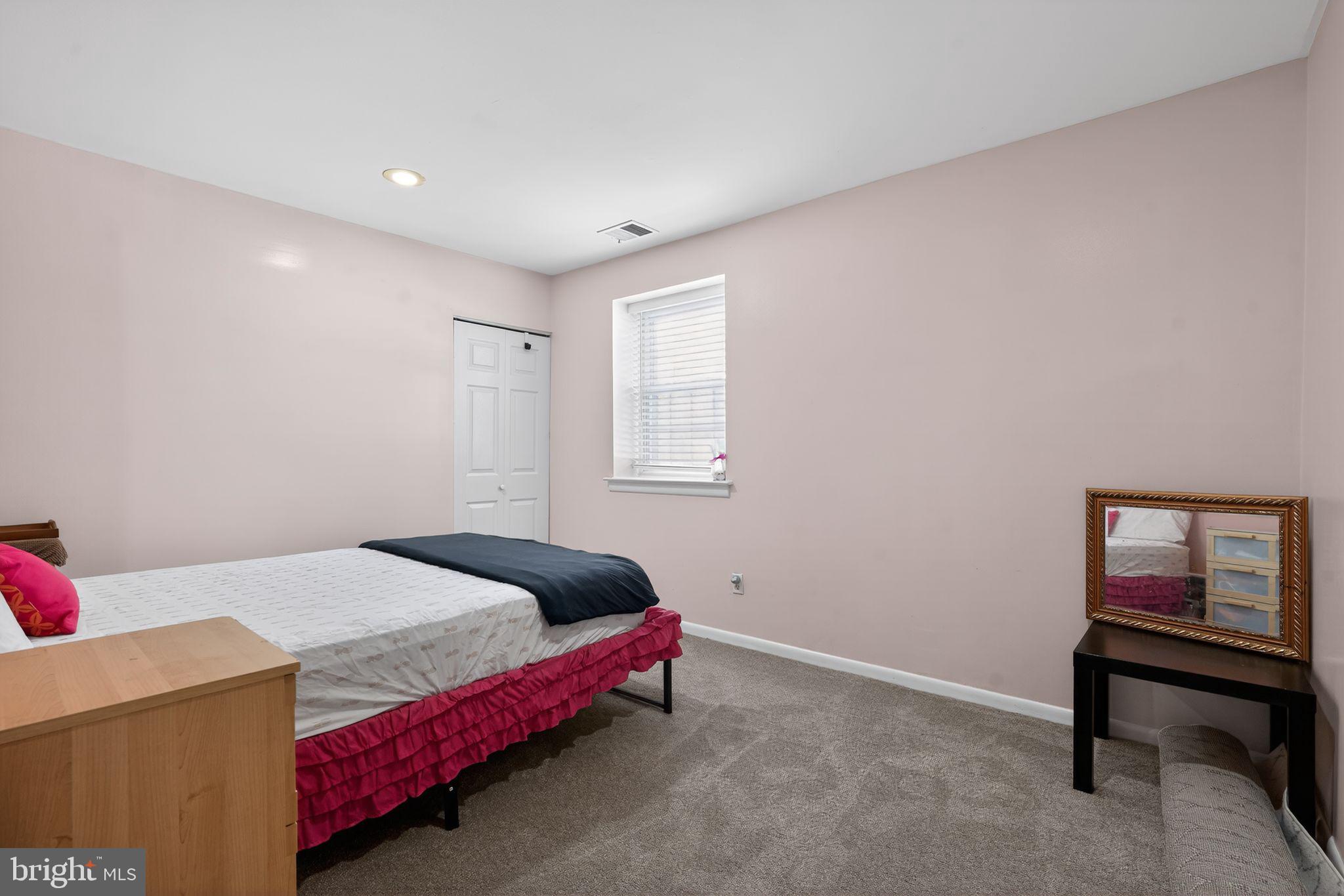 EAST FALLS - Residential