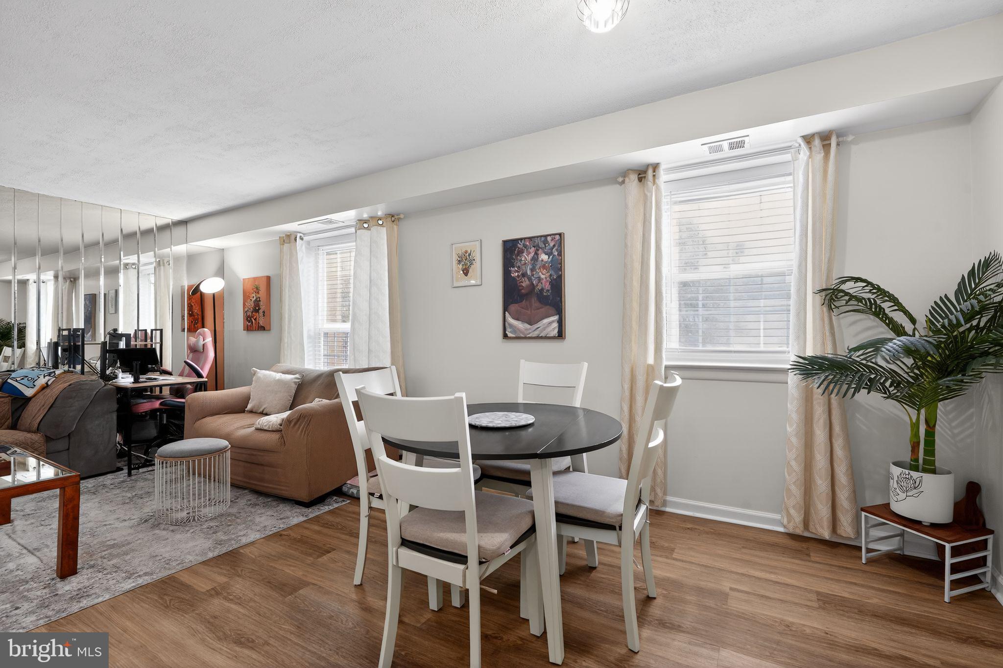 EAST FALLS - Residential