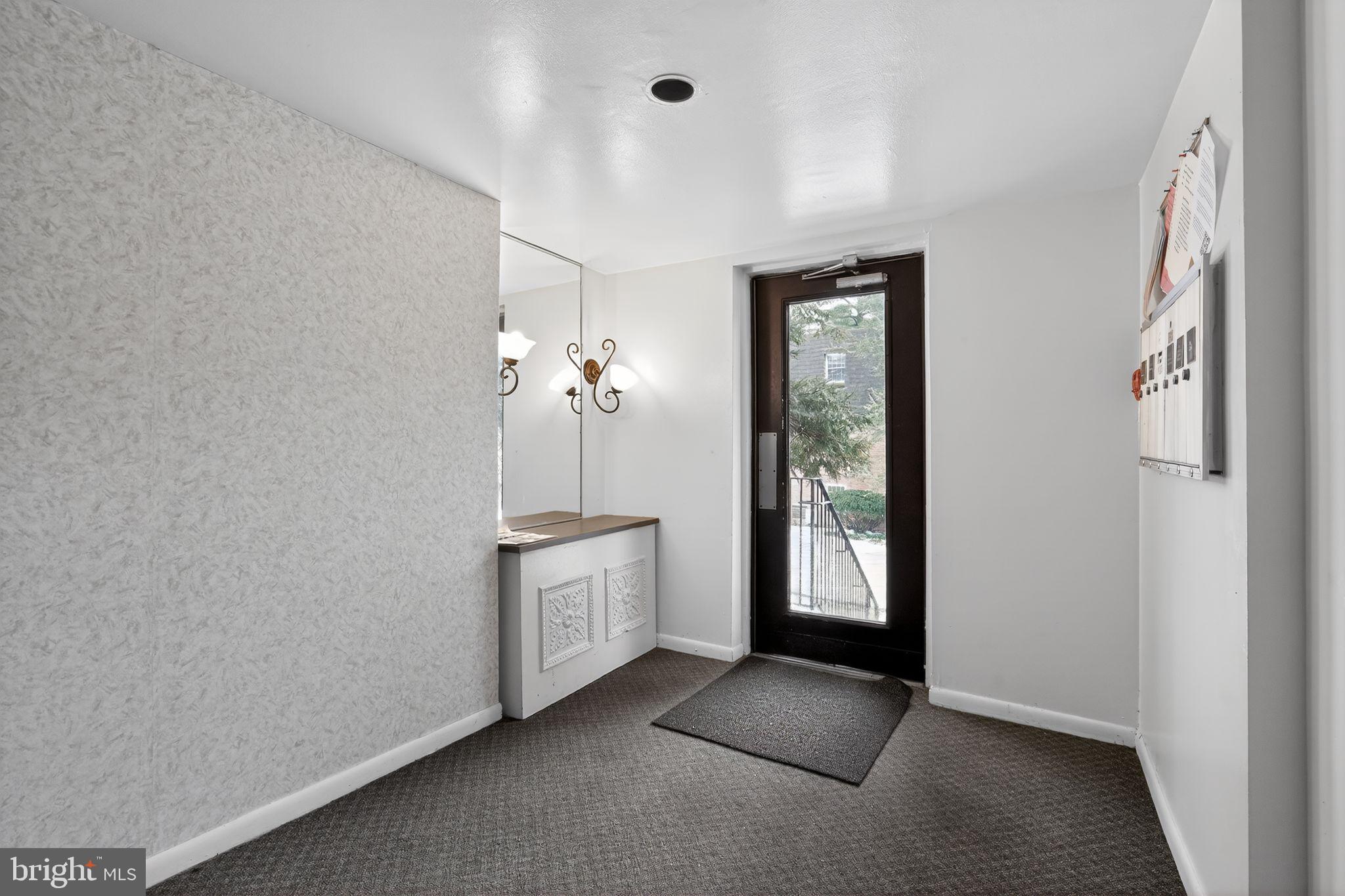 EAST FALLS - Residential