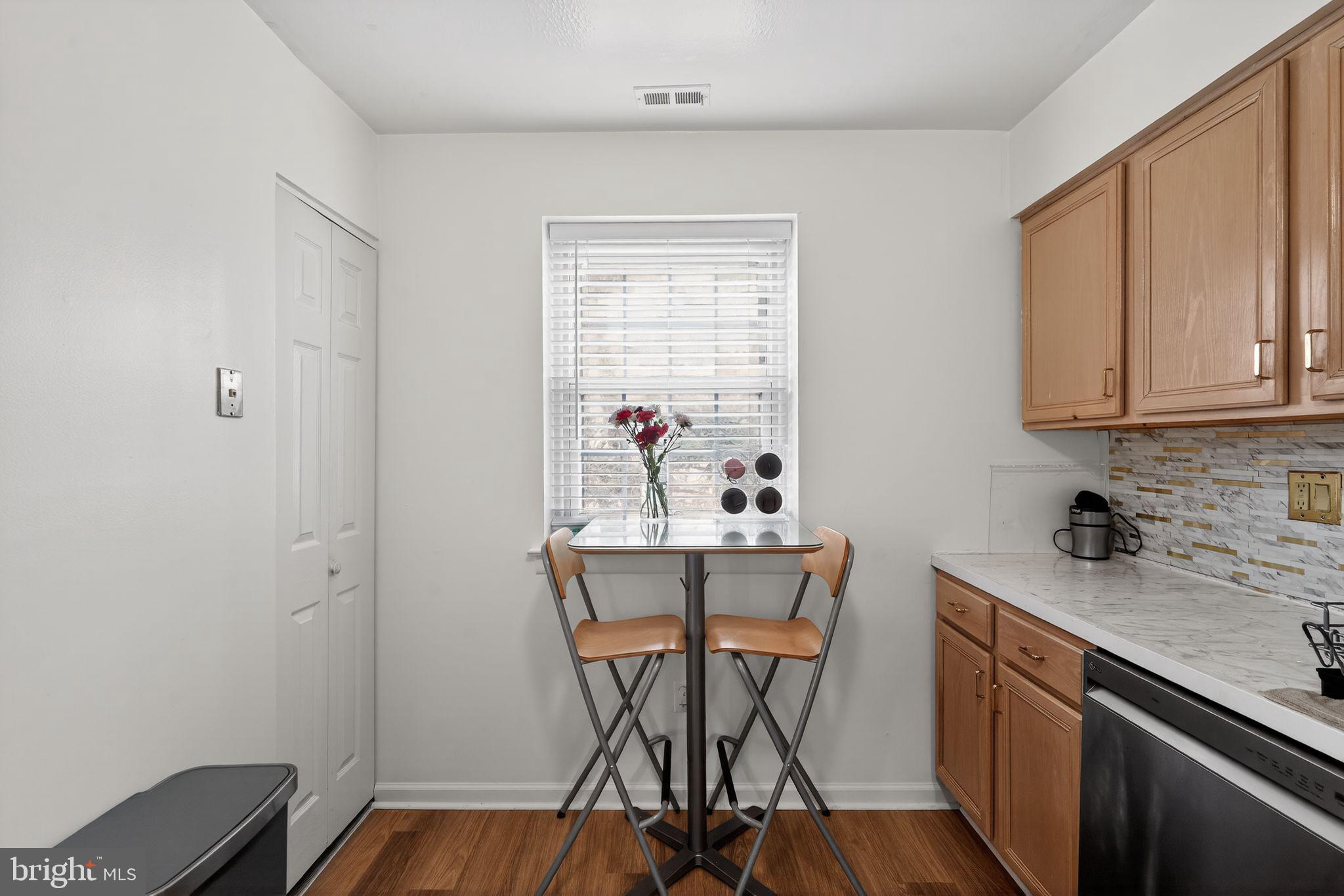 EAST FALLS - Residential