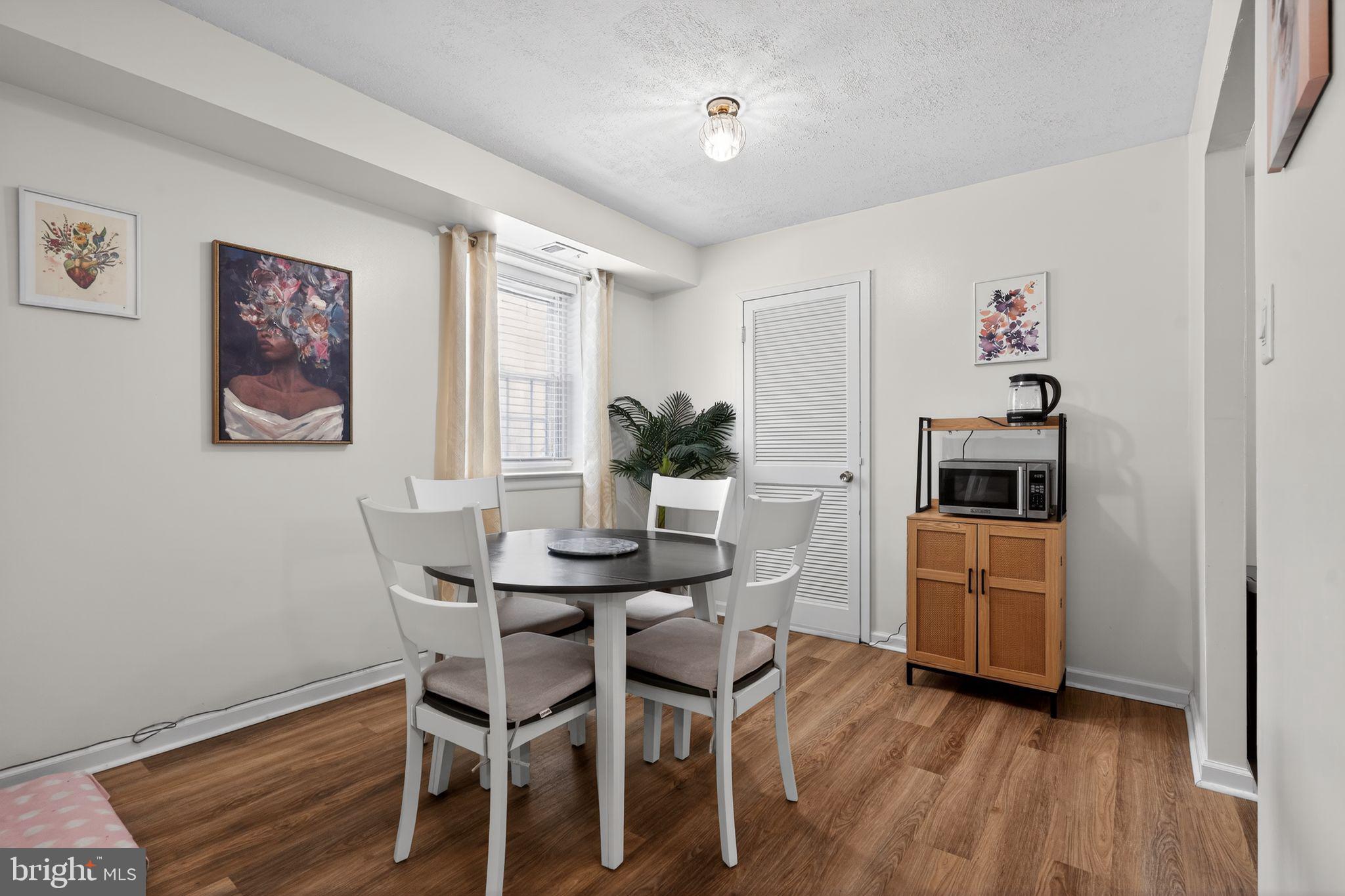 EAST FALLS - Residential