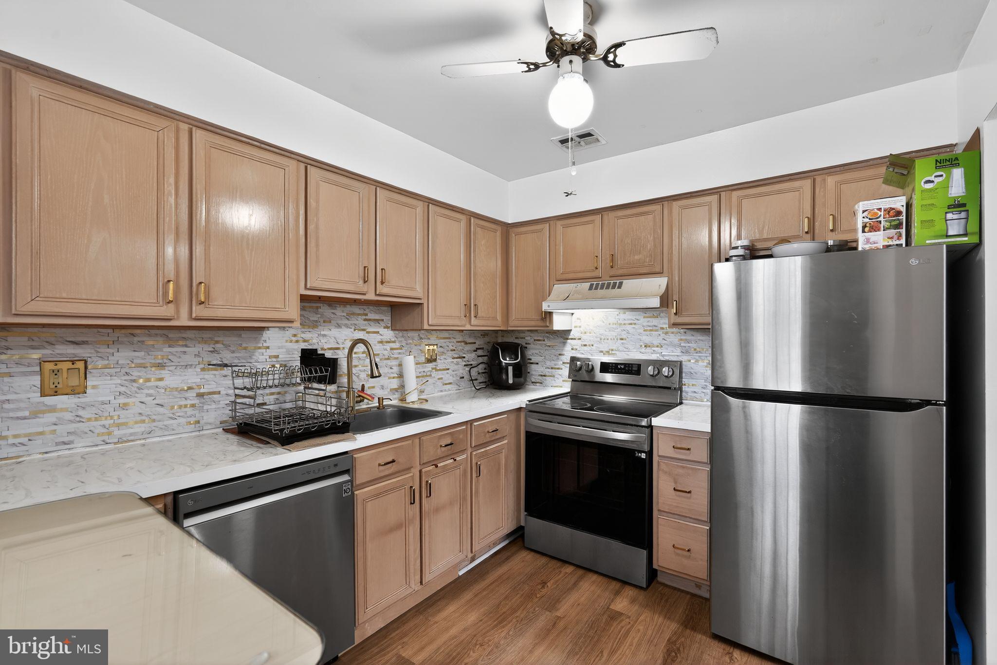 EAST FALLS - Residential