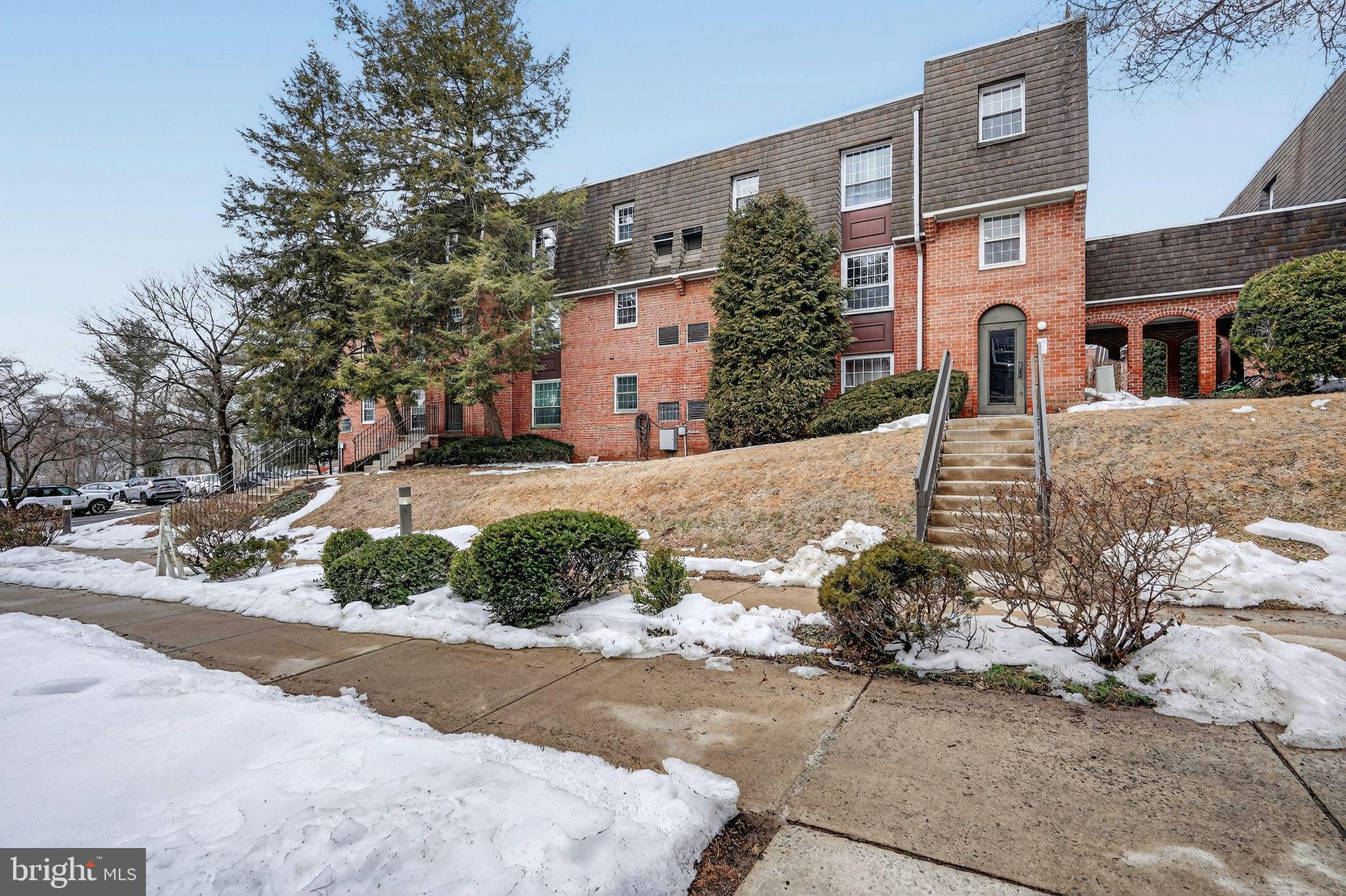 EAST FALLS - Residential