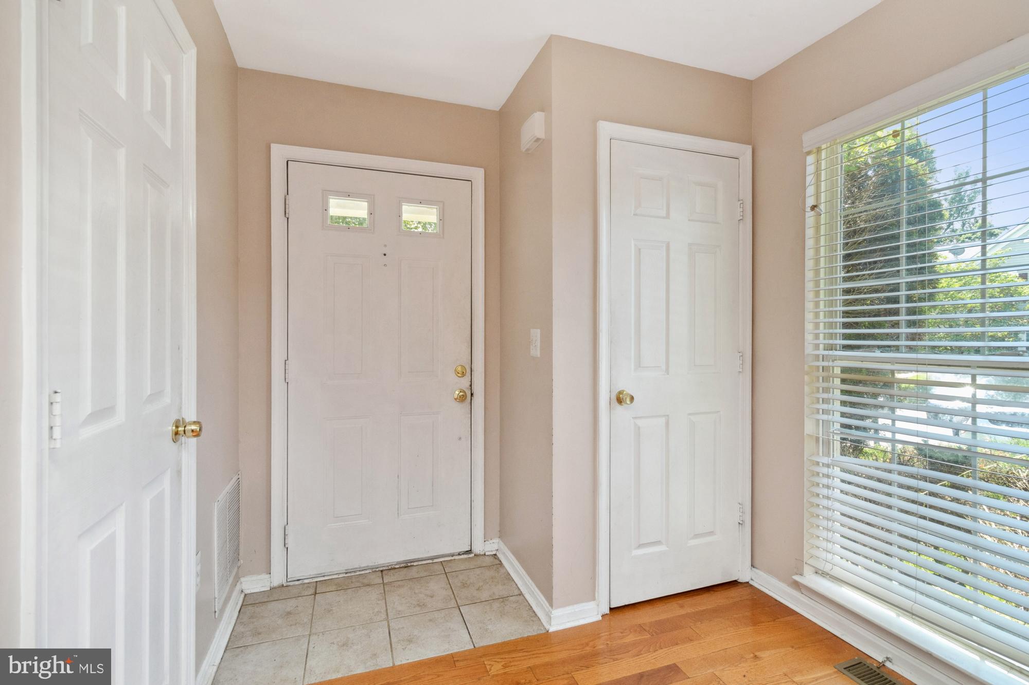 THE VILLAGES OF LYONSFIELD RUN - Residential Lease