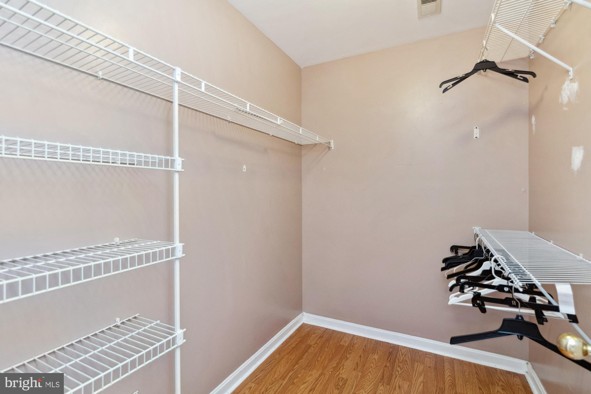 THE VILLAGES OF LYONSFIELD RUN - Residential Lease