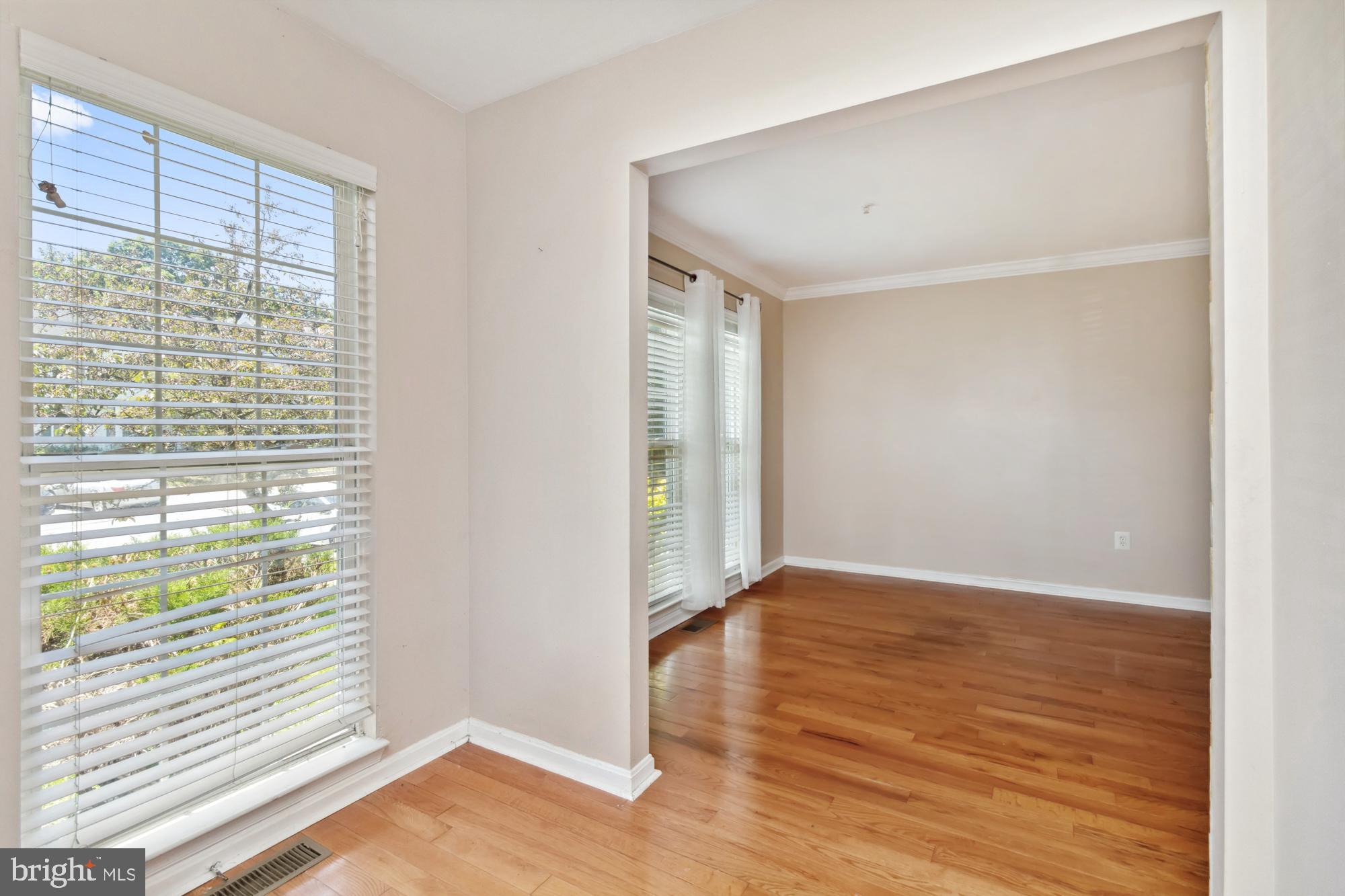 THE VILLAGES OF LYONSFIELD RUN - Residential Lease