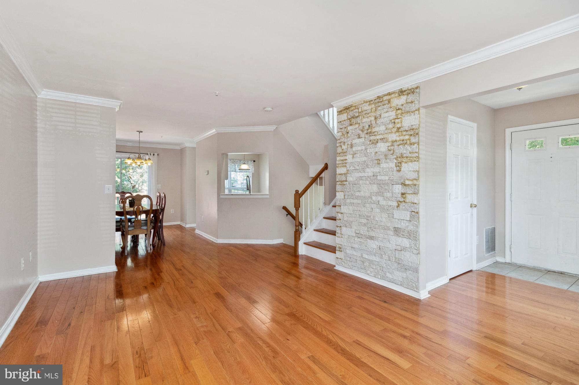 THE VILLAGES OF LYONSFIELD RUN - Residential Lease