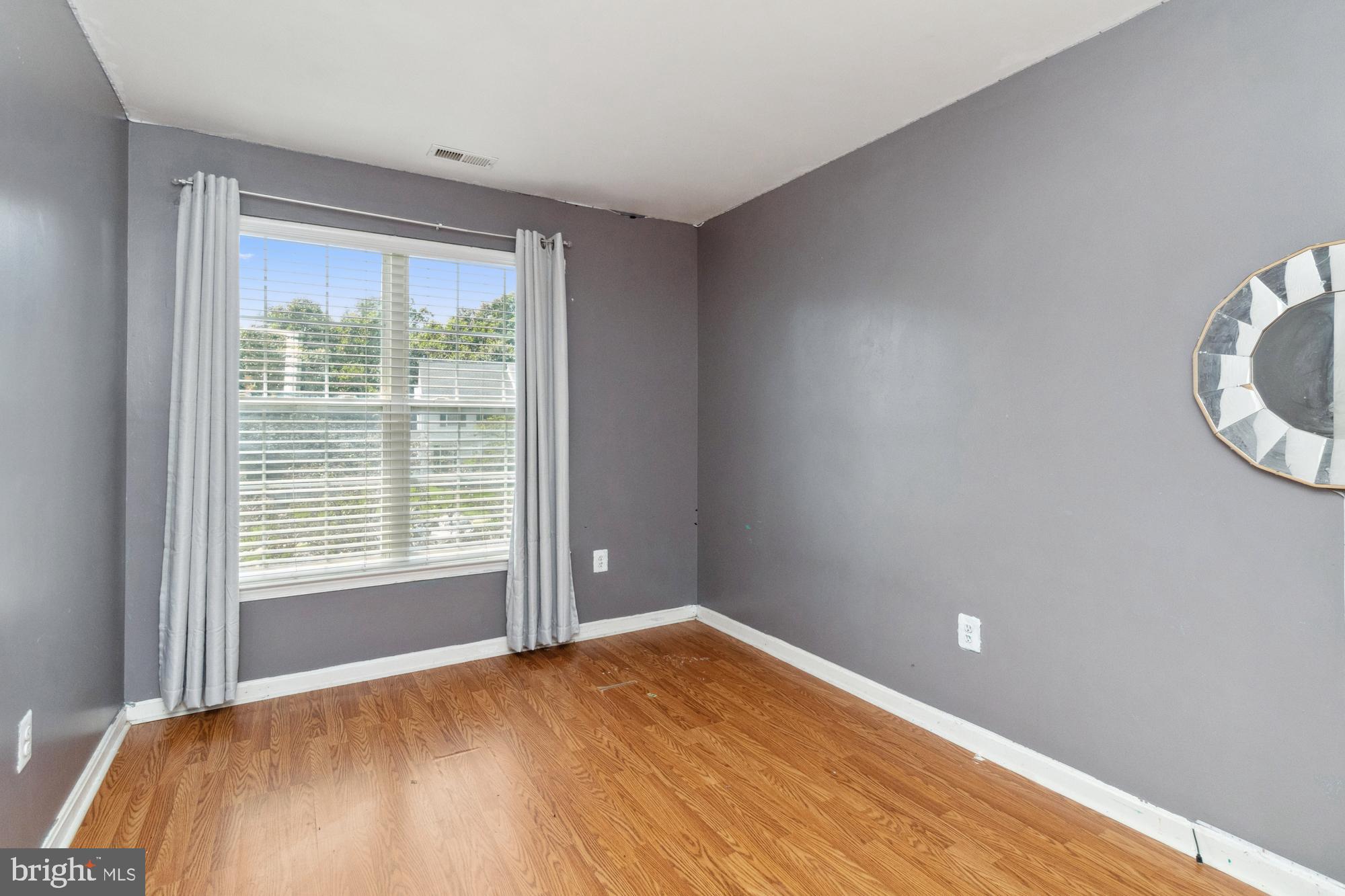 THE VILLAGES OF LYONSFIELD RUN - Residential Lease